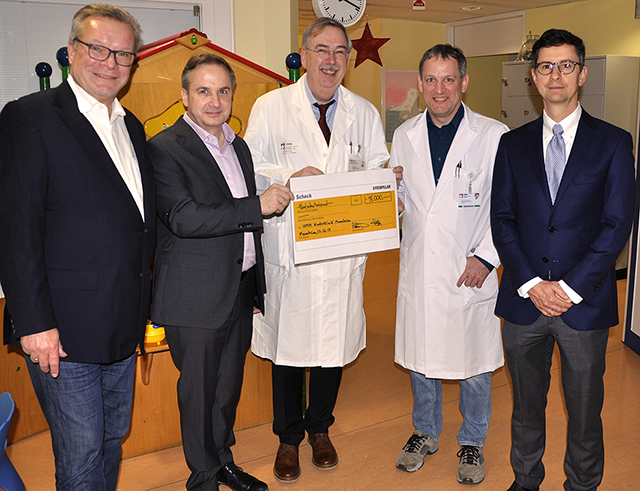 Handover of the donation of CES to the Pediatric Oncology unit of the Mannheim University Hospital