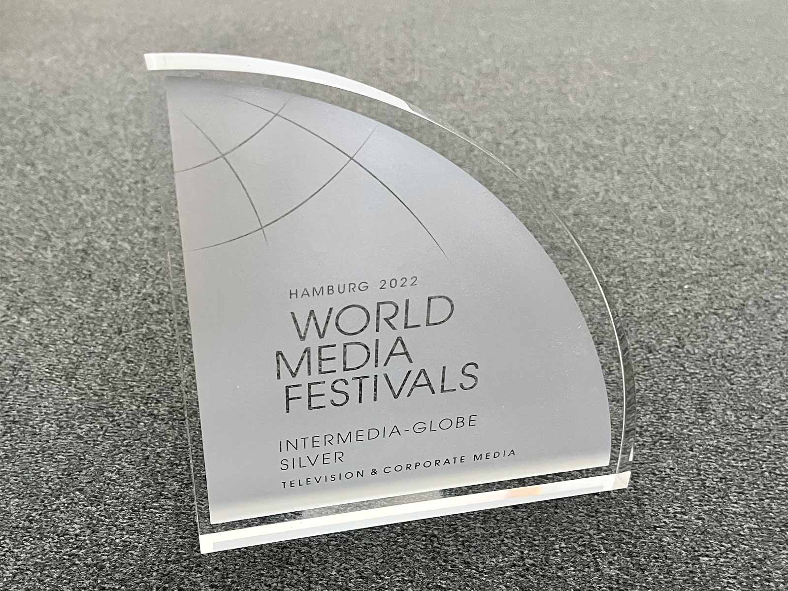 Caterpillar Energy Solutions gewinnt den Intermedia-Globe SILVER Award 