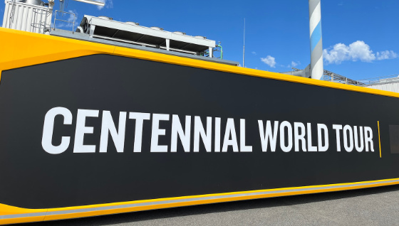 Zur Feier des 100-jährigen Bestehens von Caterpillar Inc. machte der Centennial World Tour Truck auch Halt in Mannheim.